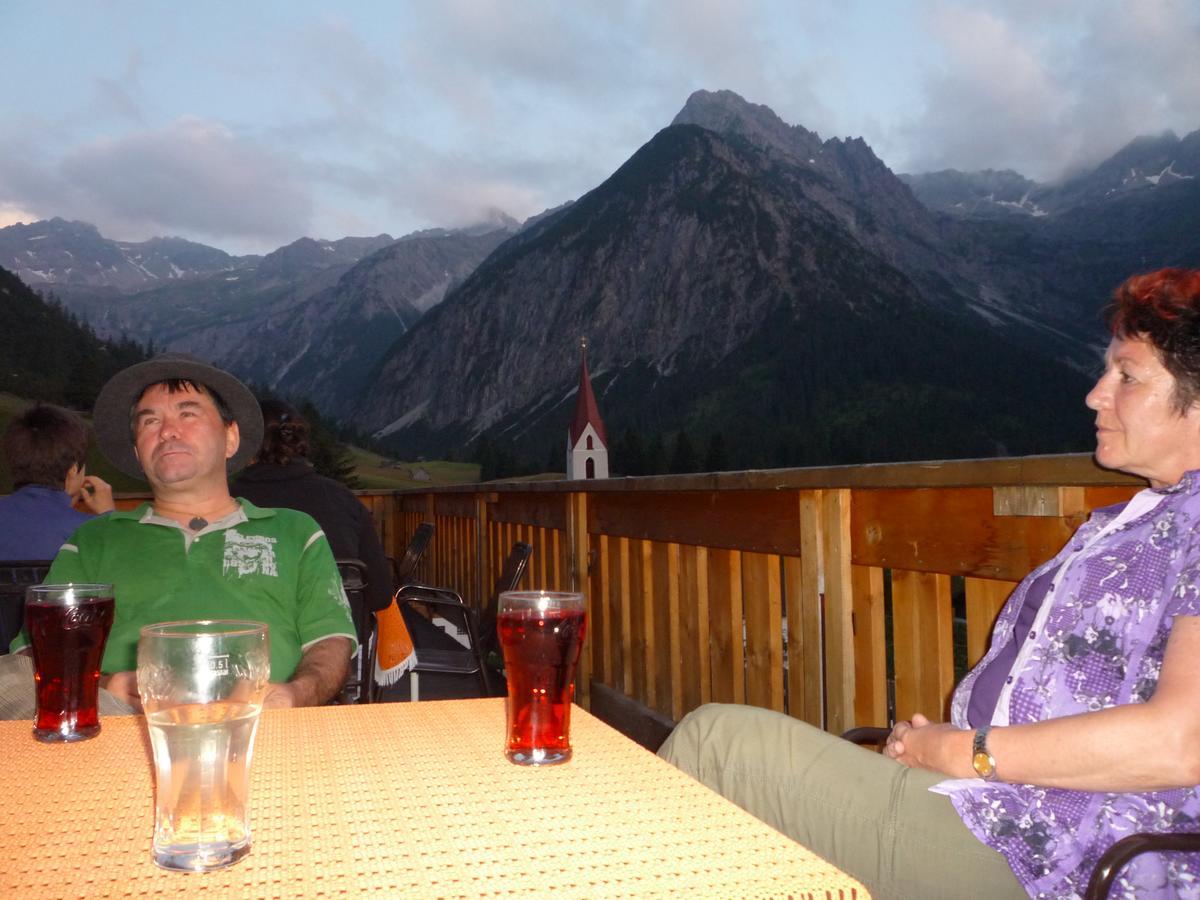 Gasthaus Alpenrose Gramais Bagian luar foto